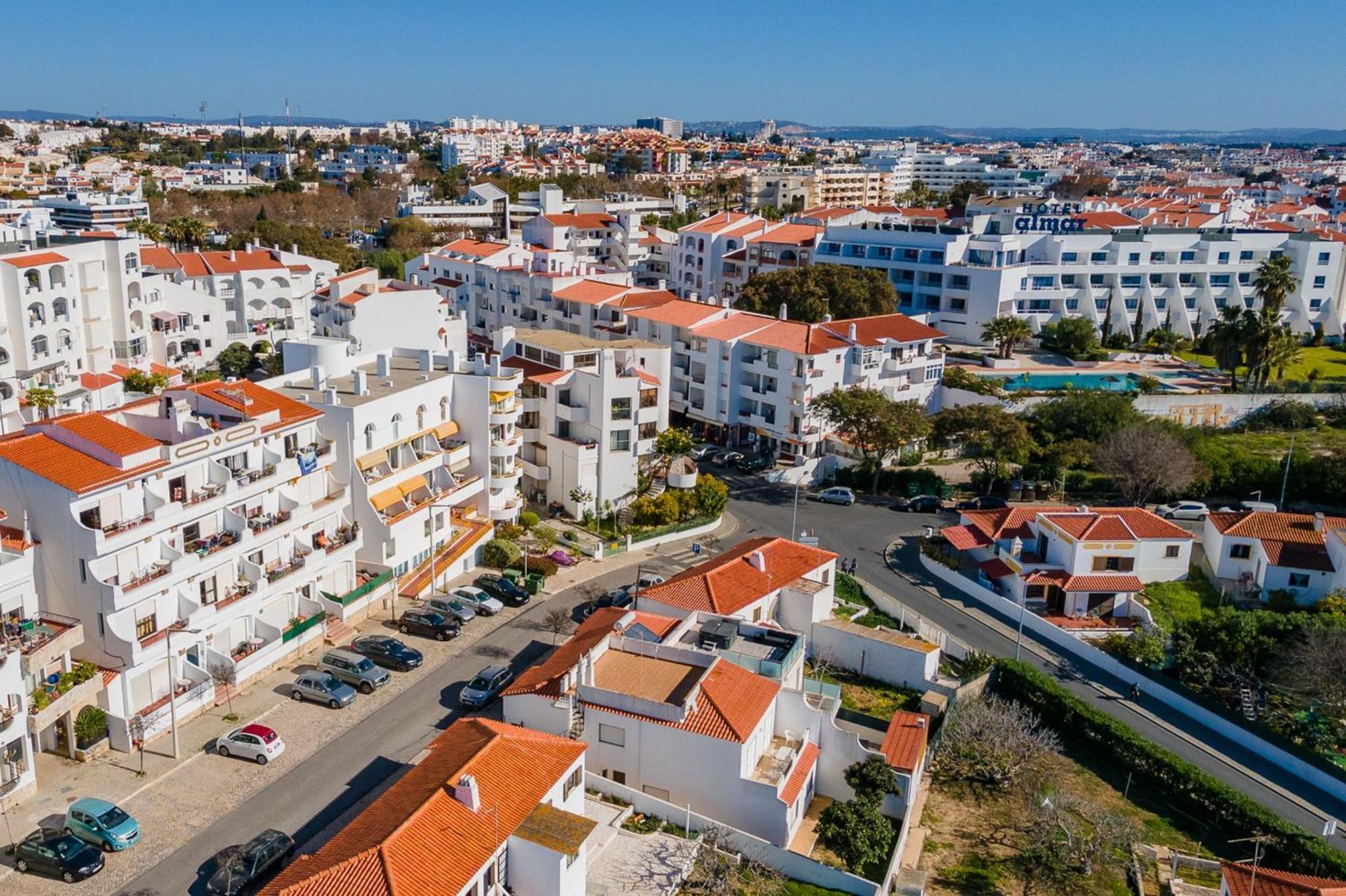 Typical T2 In Albufeira W/ Balcony By Lovelystay Extérieur photo